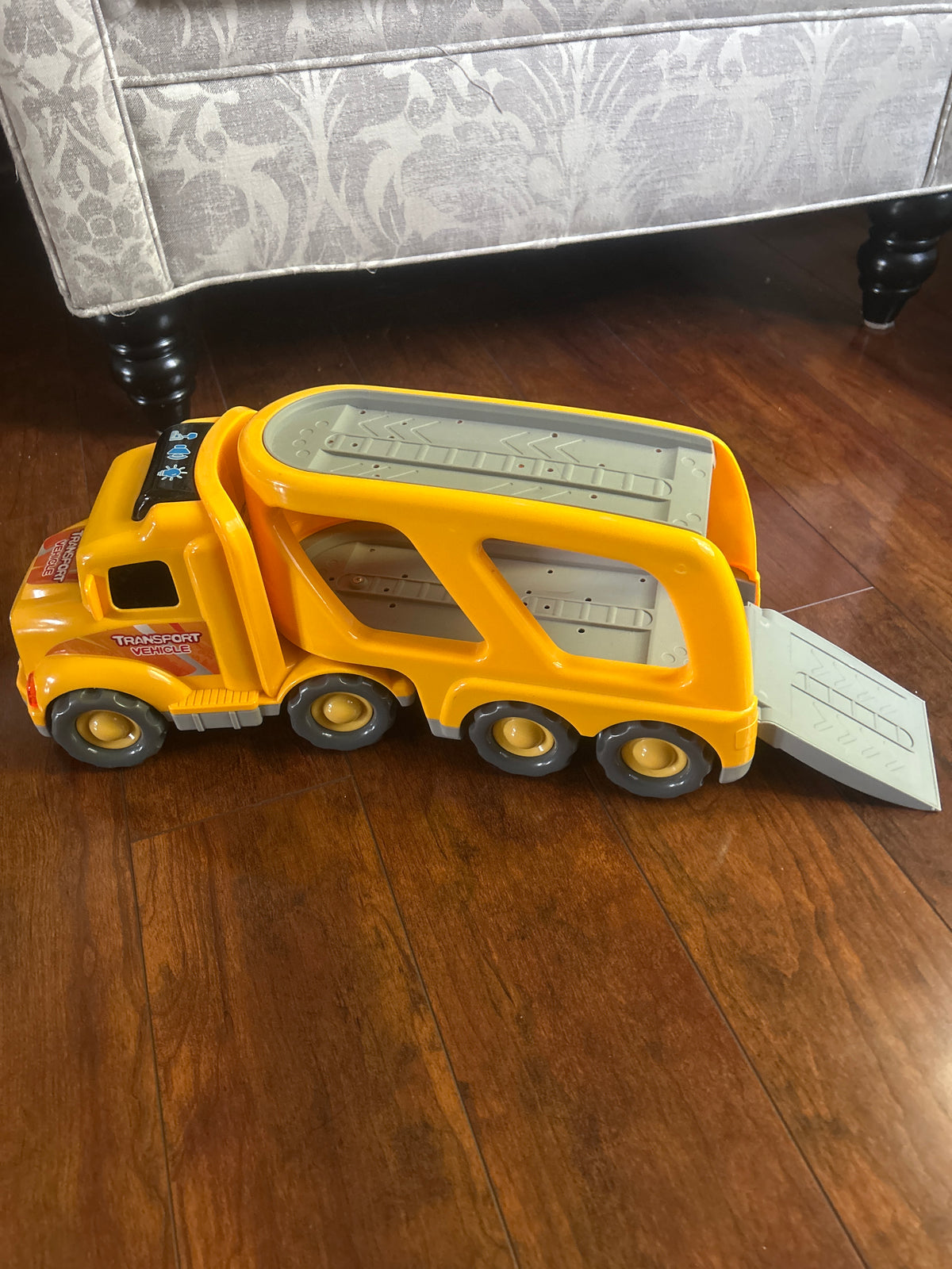 Transport vehicle Yellow GUC