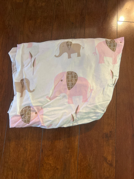 Crib fitted sheet EUC Pink elephants - size Bedding - Crib