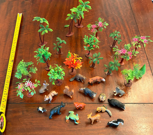 PLASTIC FOREST & ANIMALS EUC
