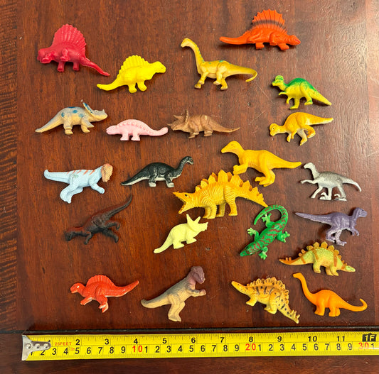 DINOSAURS 25 ITEMS! 2INCH VARIOUS