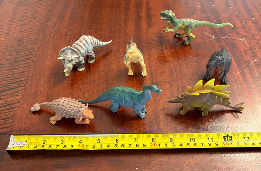 DINOSAUR FIGURES HARD PLASTIC 3 INCHES 7 ITEMS