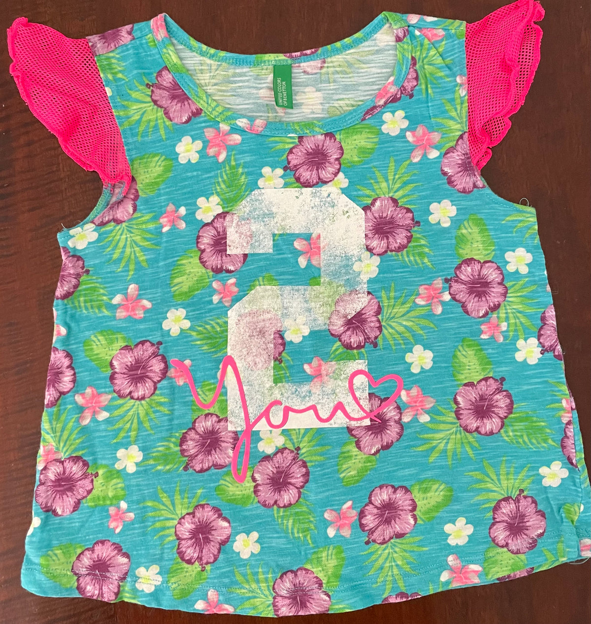 United Colors of BENETON t-shirt flowers EUC - size Youth - 4 (XS)