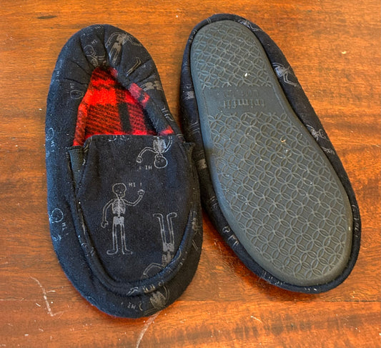 TRIMFIT SLIPPERS SOFT TO HARD BOTTOM EUC - size Shoes - Toddler 11