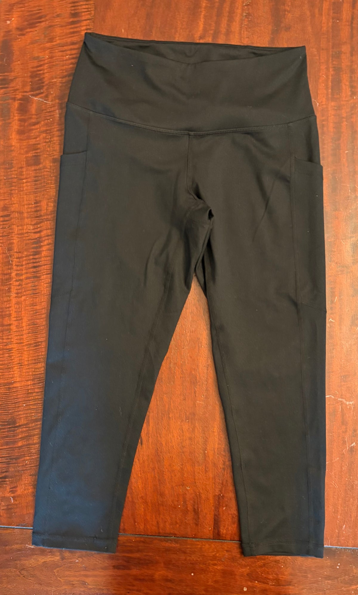 ZELLA BLACK DRY FIT CAPRI PANTS - size Women - S (4/6)