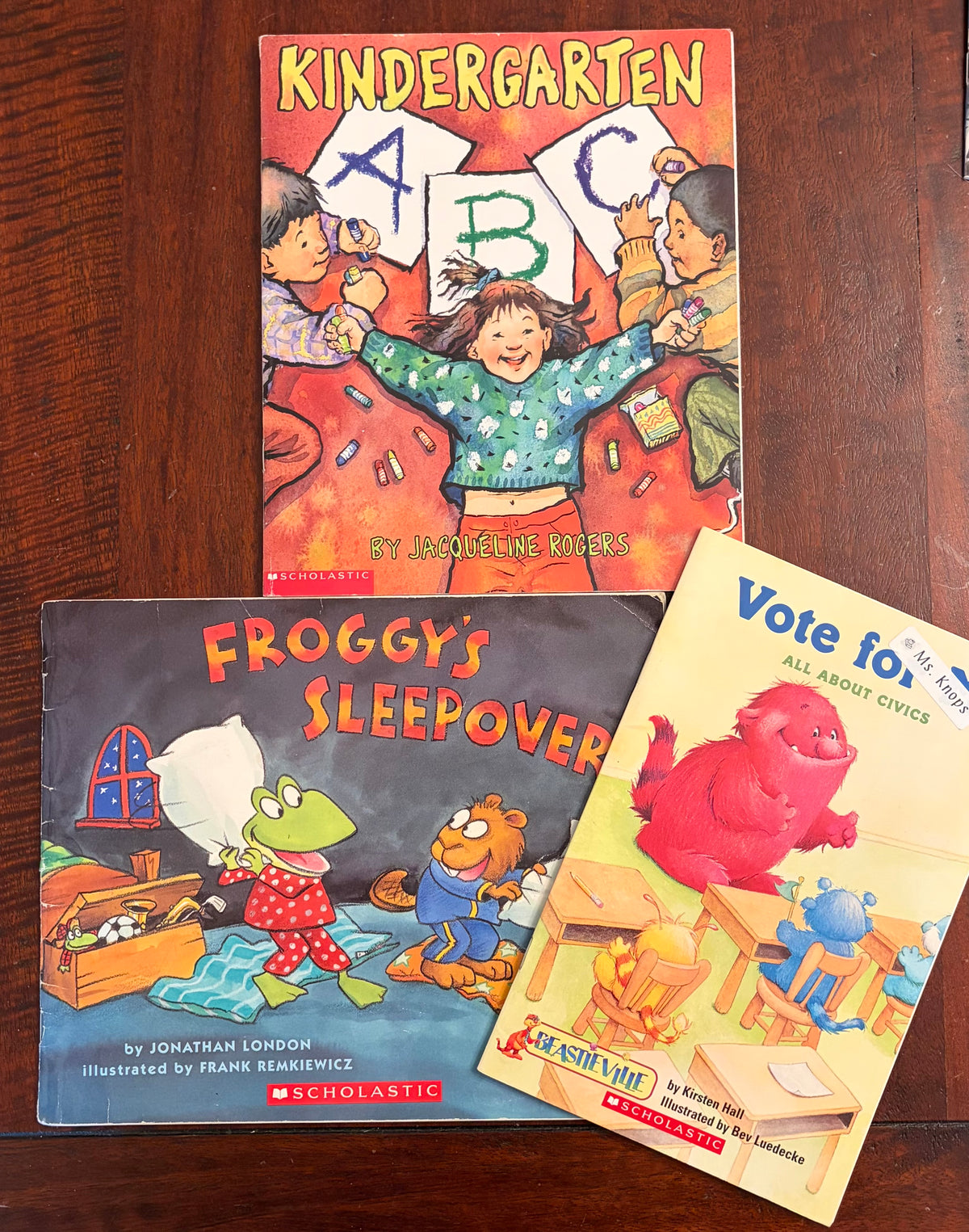 FROGY, KNDERGARDEN, FROGY'S SLEEPOVER 3 BOOK