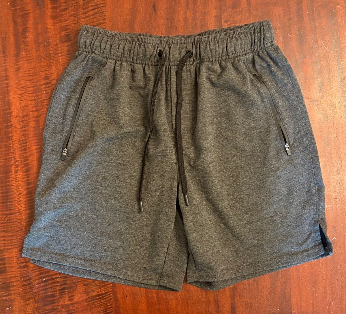 LEGEND GRAY KNIT SHORTS EUC - size Teen/Men - S (29-31)
