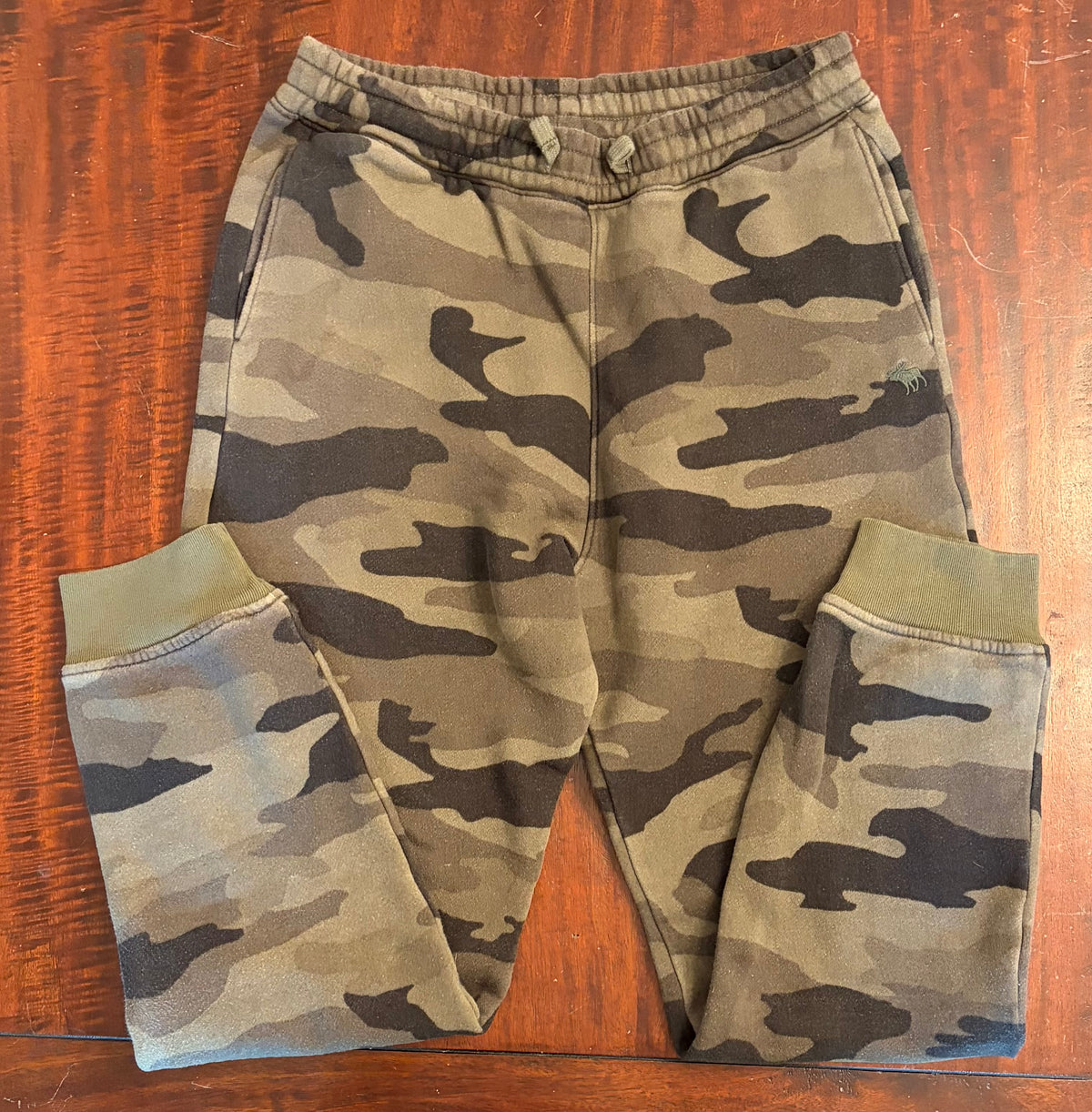 ABERCROMBIE FLEECE PANTS CAMO EUC - size Youth - 14 (XL)