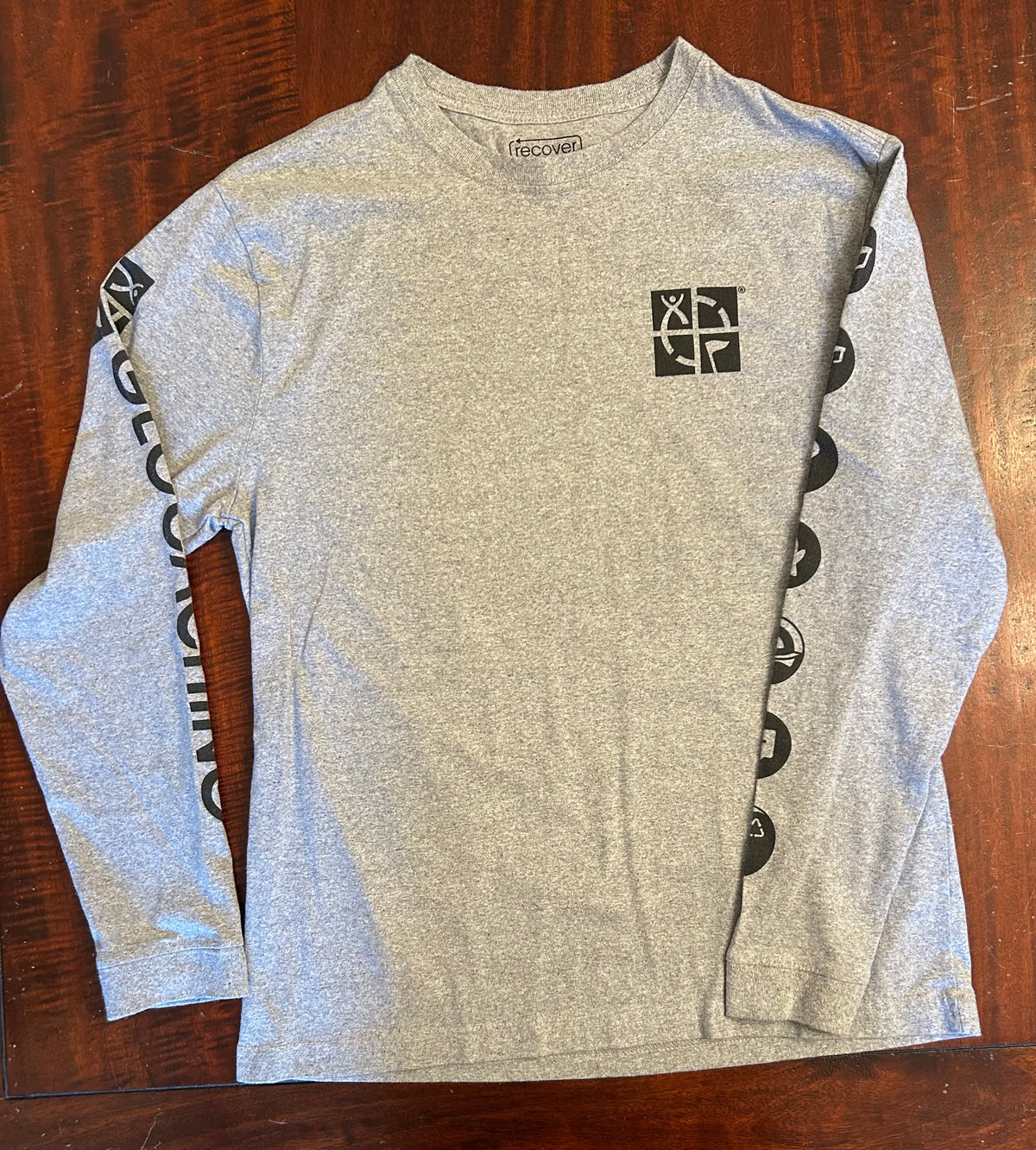 RECOVER GEOCASHING GRAY COTTON SHIRT EUC - size Youth - 8 (M)