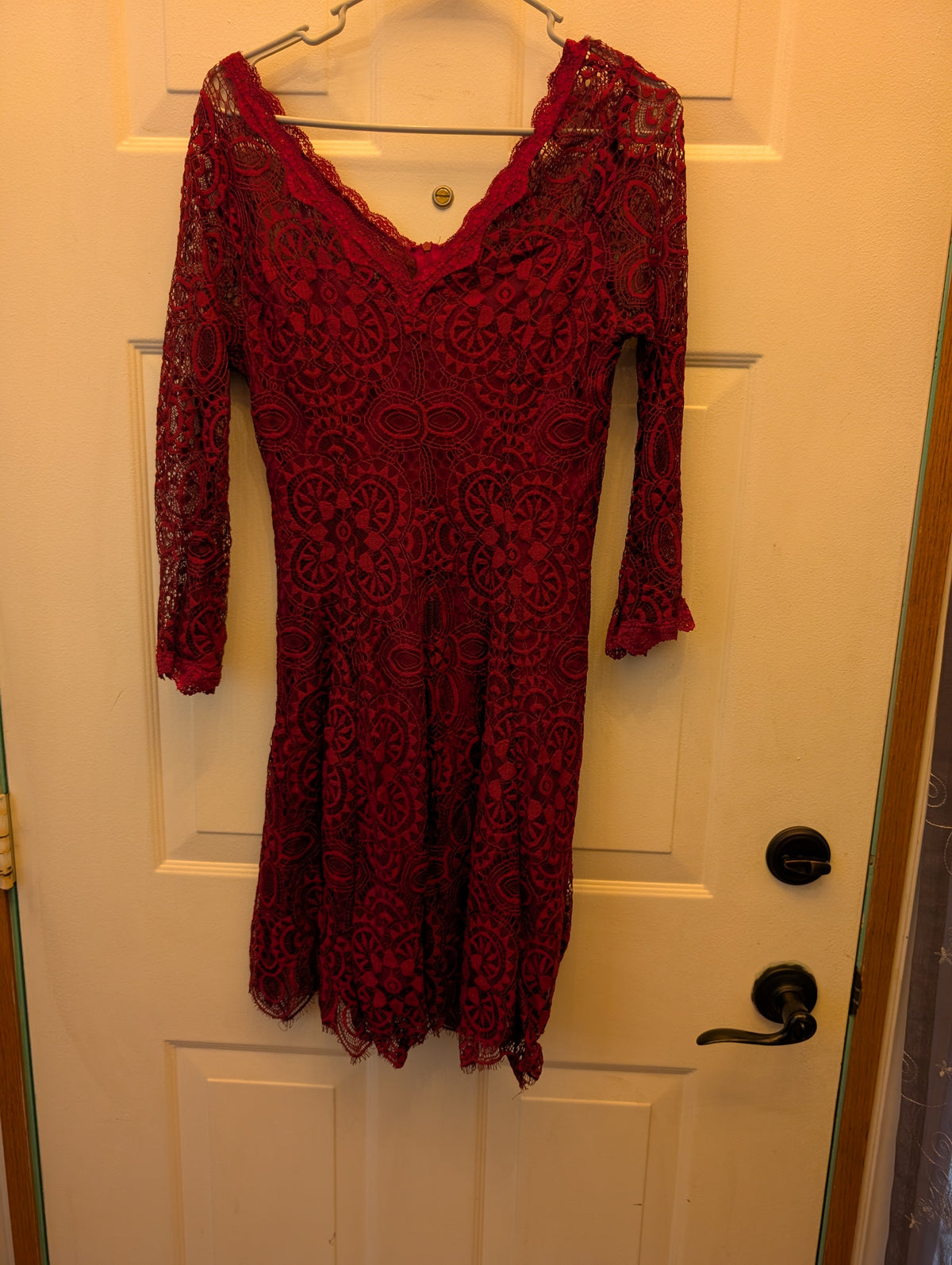 Red lace dress - size Women - M (8/10)