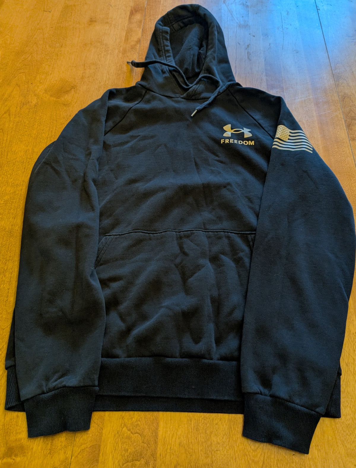 Under armor hoodie Black - size Teen/Men - M (32-34)