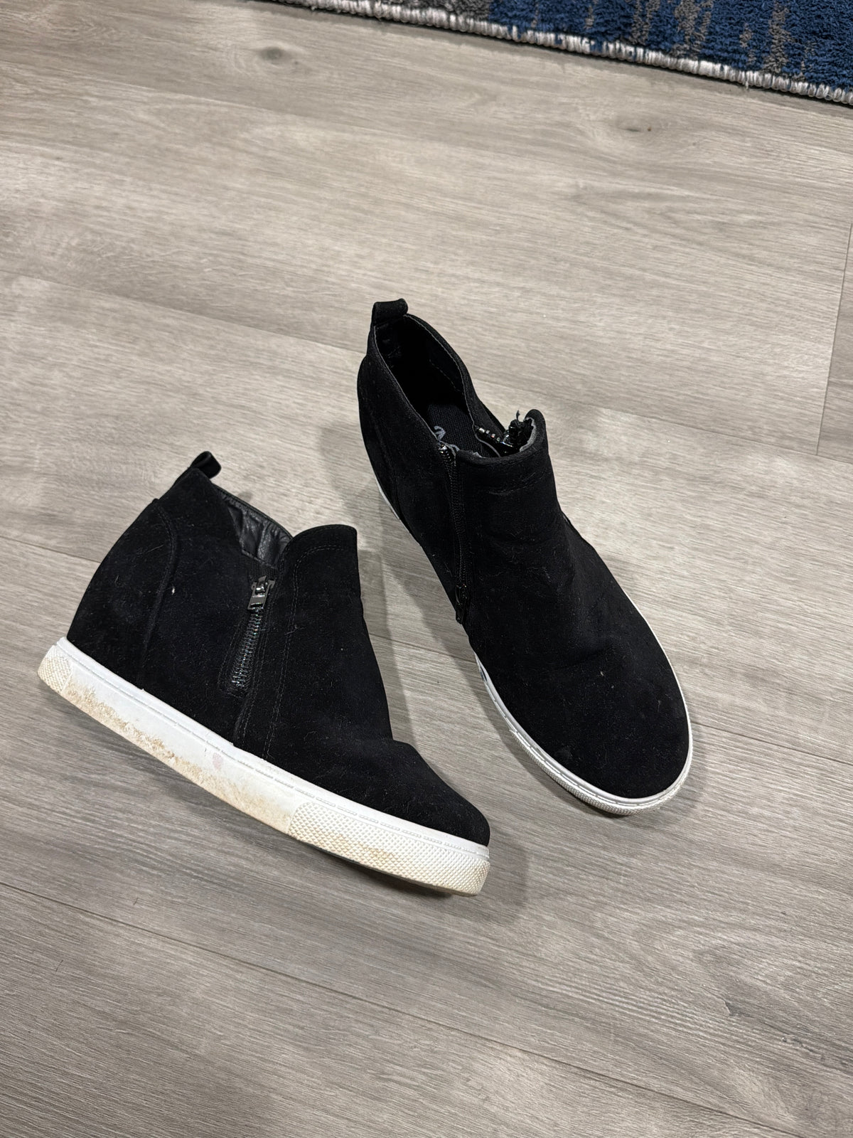 Black boots - size Shoes - Adult 10