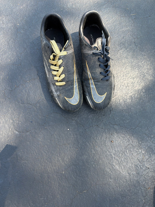 Women's cleats Nike - size Shoes - Adult 8 1/2