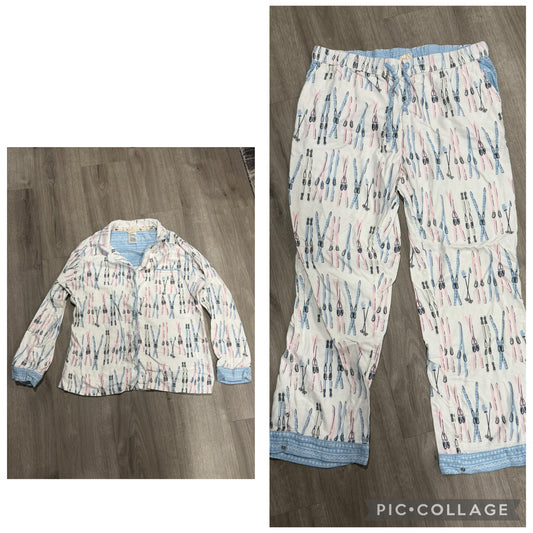 2 piece ski flannel Pjs - size Women - L (12/14)