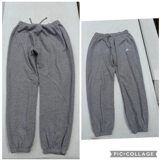 Nike Gray sweats - size Women - M (8/10)
