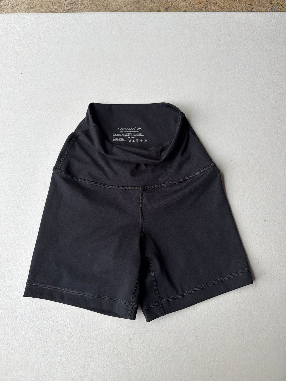 Yogalicious black 5in shorts - size Women - XS (0/2)
