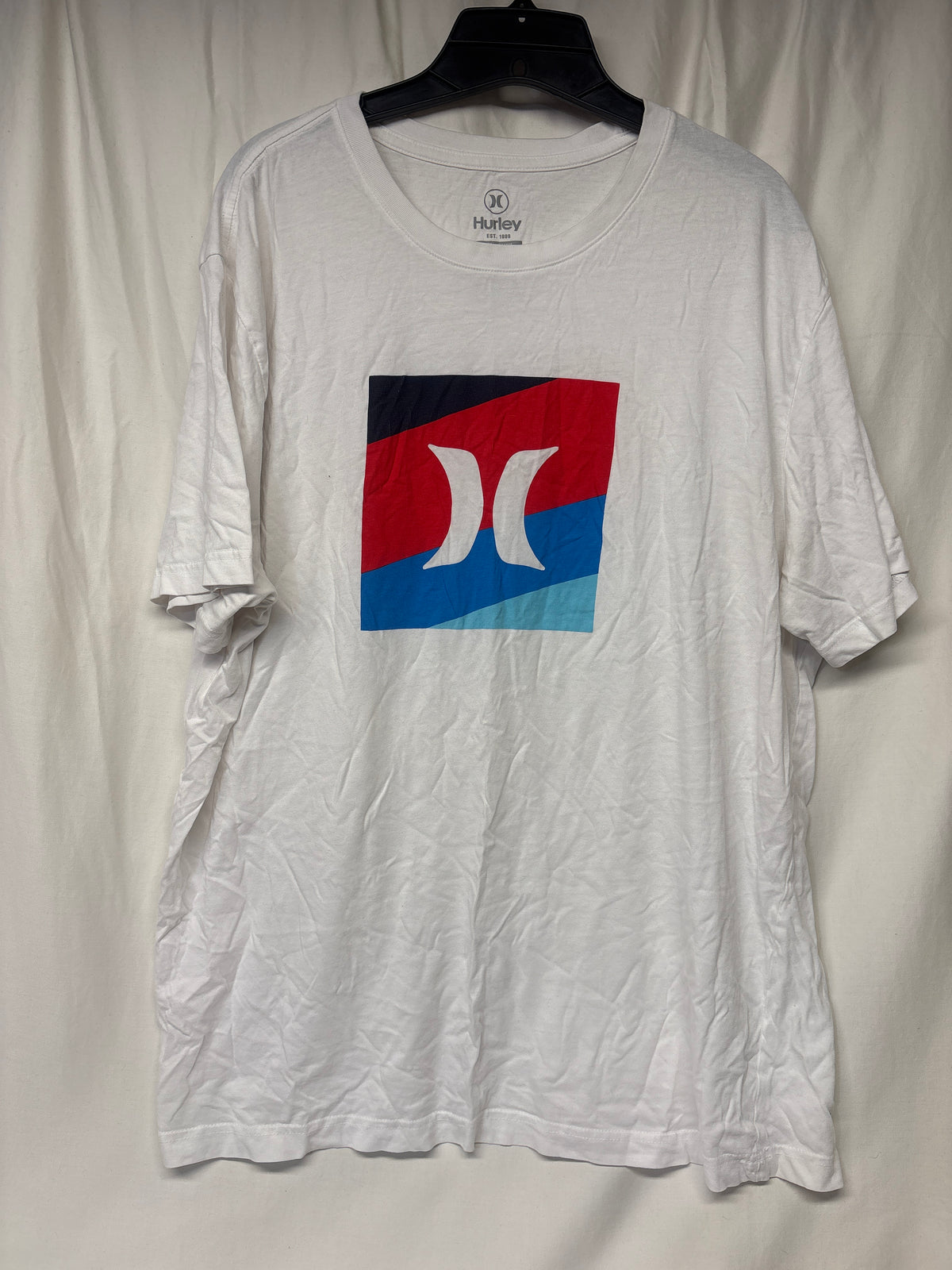 Hurley white tee w/ black blue & red box - size Teen/Men - XL (40-42)
