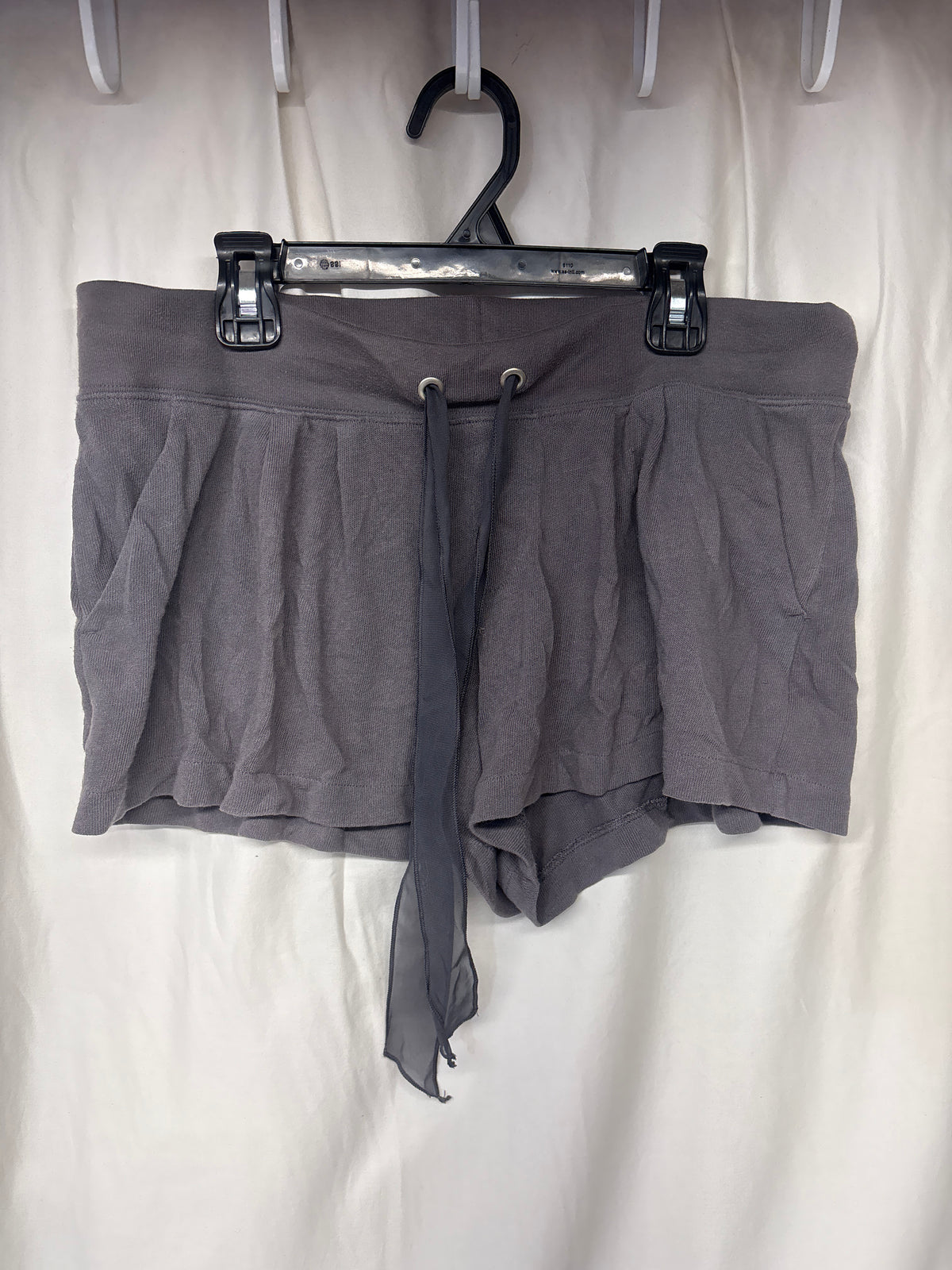Jennifer Lopez dark grey lounge shorts - size Women - M (8/10)