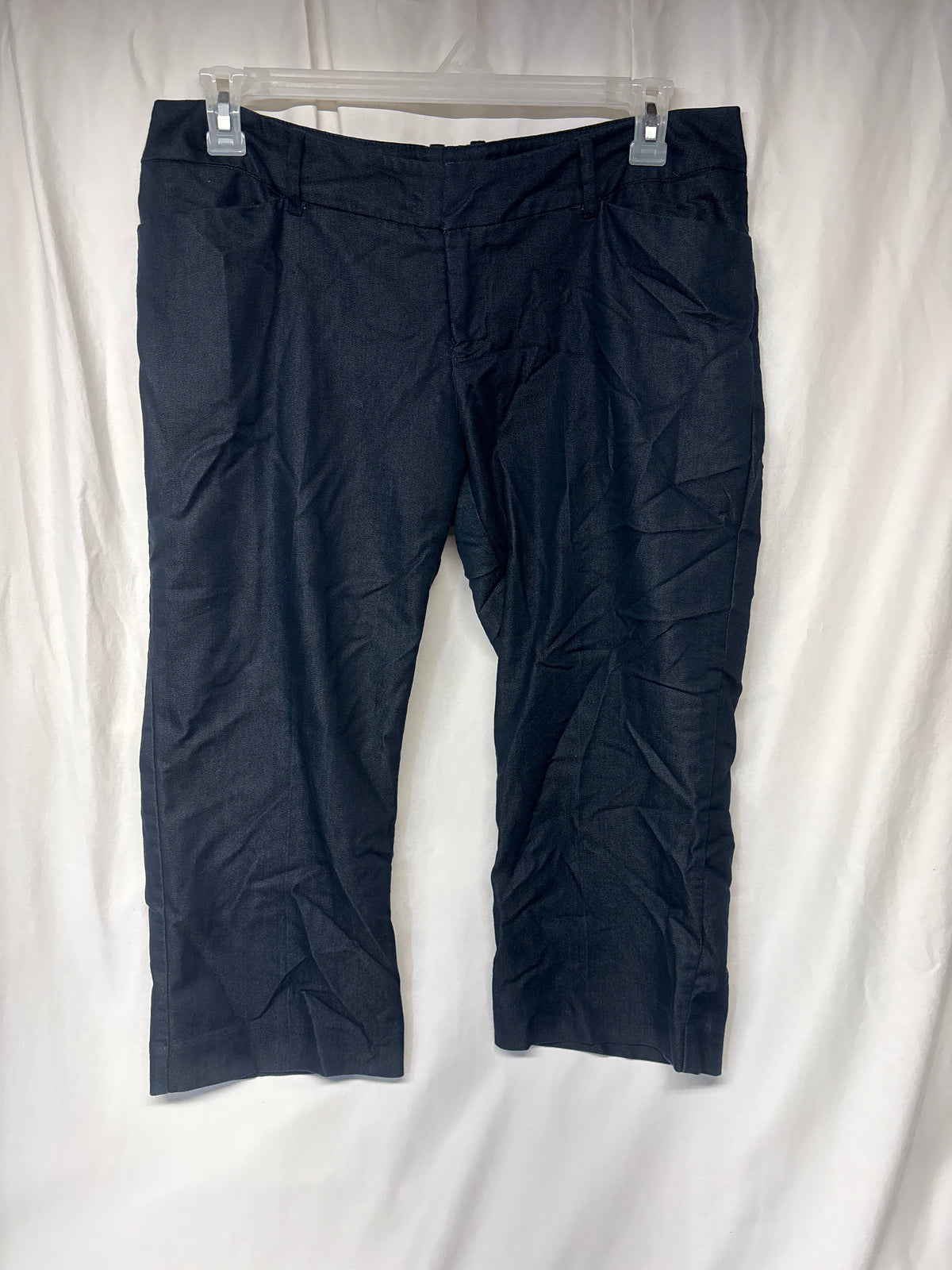Mossimo black stretch dress capris - size Women - L (12/14)