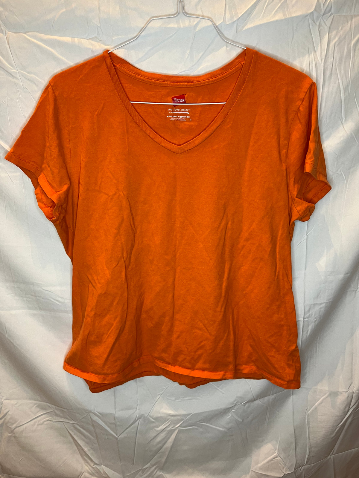 Hanes orange v-neck tee - size Women - XL (16/18)