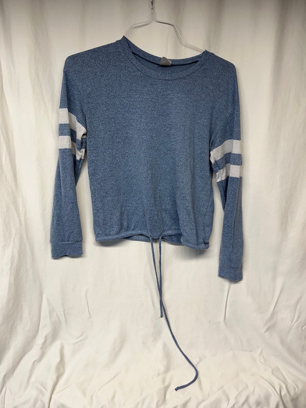 No Boundaries blue crop top white football - size Junior - M (7/9)