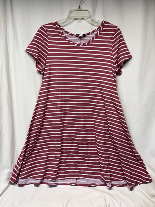 Discreet dusty rose s/s white stripe knit dress - size Junior - XL (15/17)