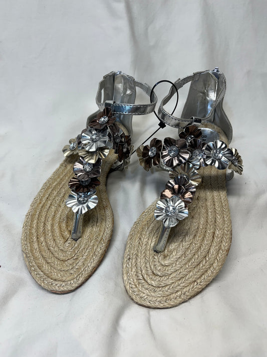 Bamboo sliver flower sandals w/ ankle strap - size Shoes - Adult 6