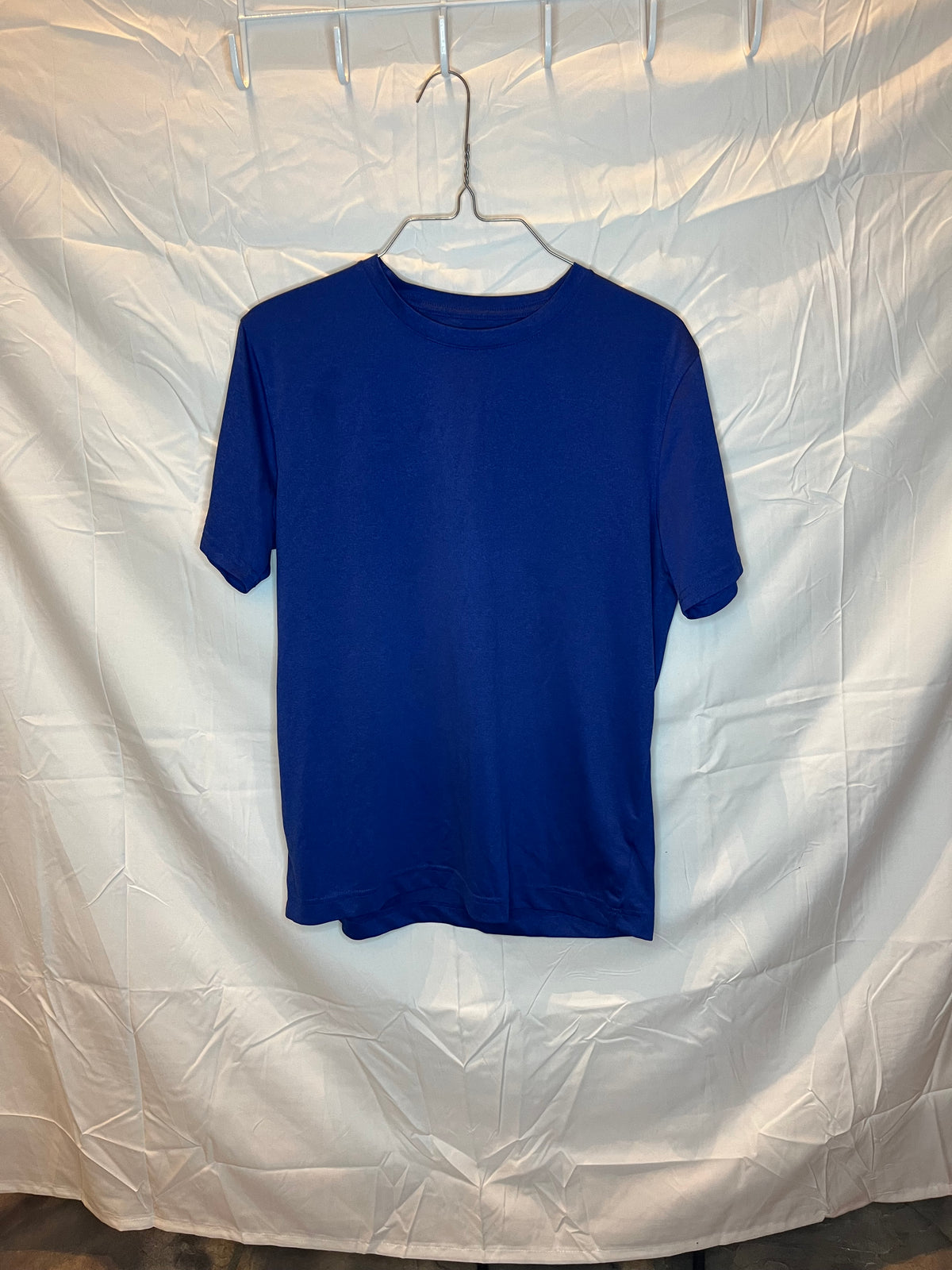 Old Navy Active blue athletic tee - size Teen/Men - S (29-31)
