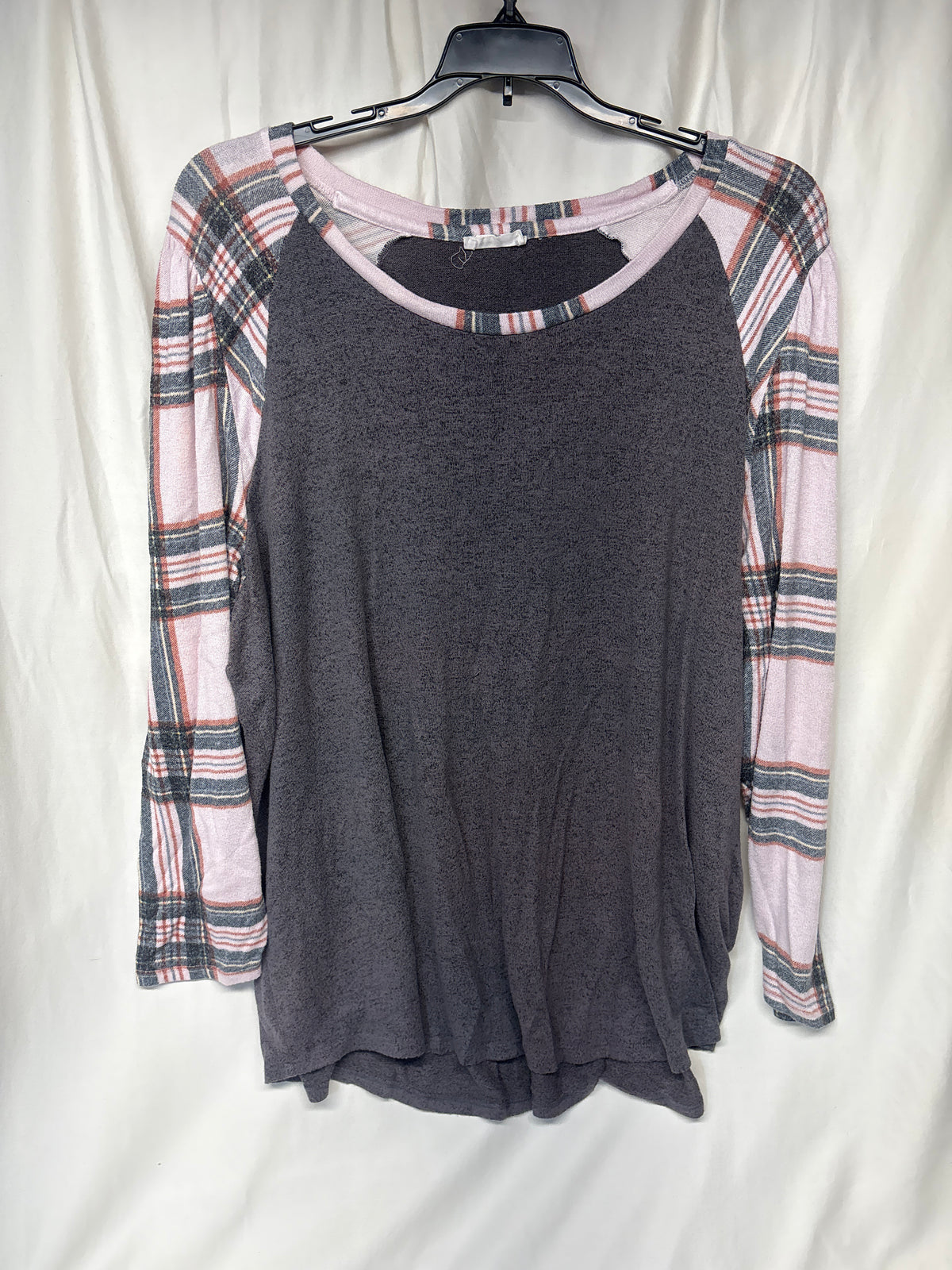 Maurices 24/7 soft pink plaid charcoal football - size Women - 3X (24/26W)
