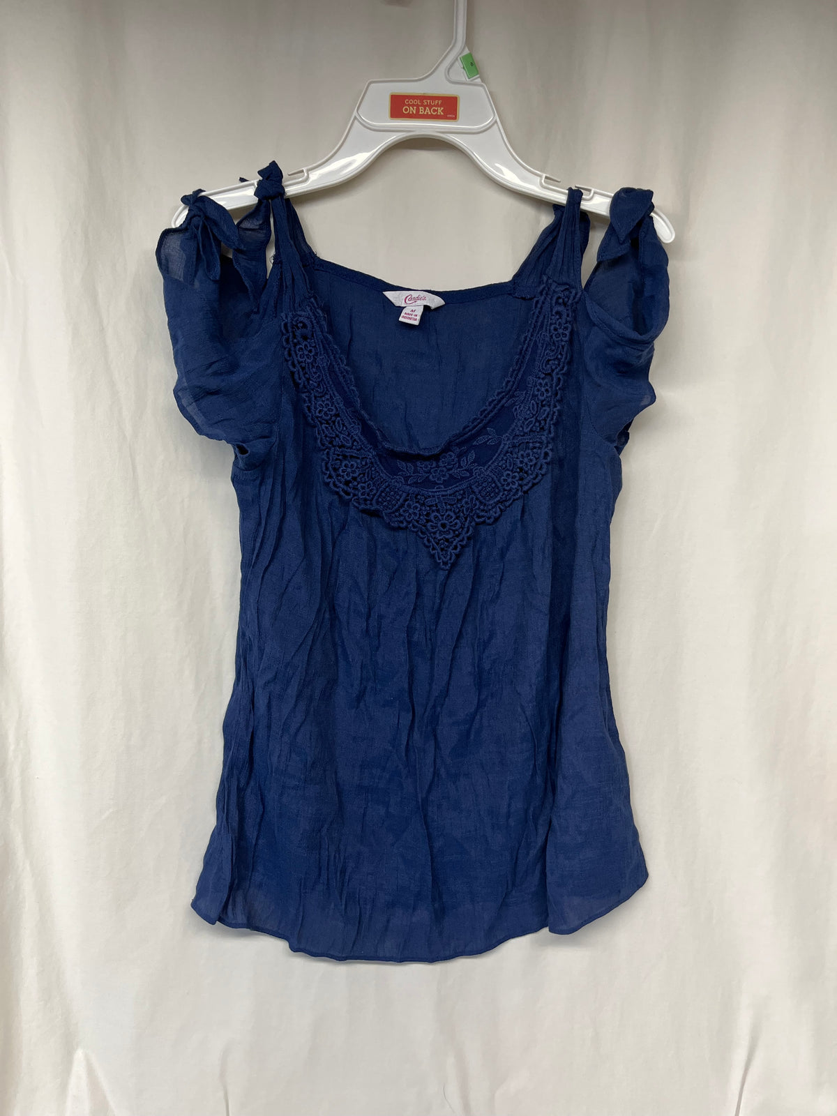 Candies navy open shoulder v-neck top w/ - size Junior - M (7/9)