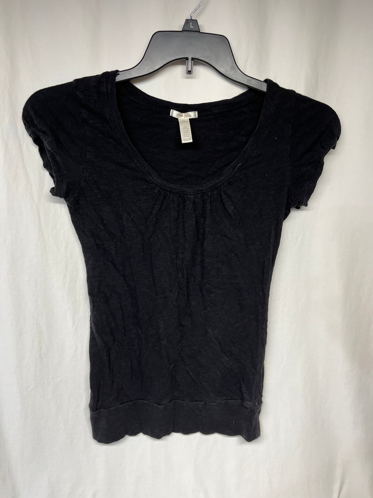 Ambance Apparel black scoop neck tee w/ - size Junior - L (11/13)