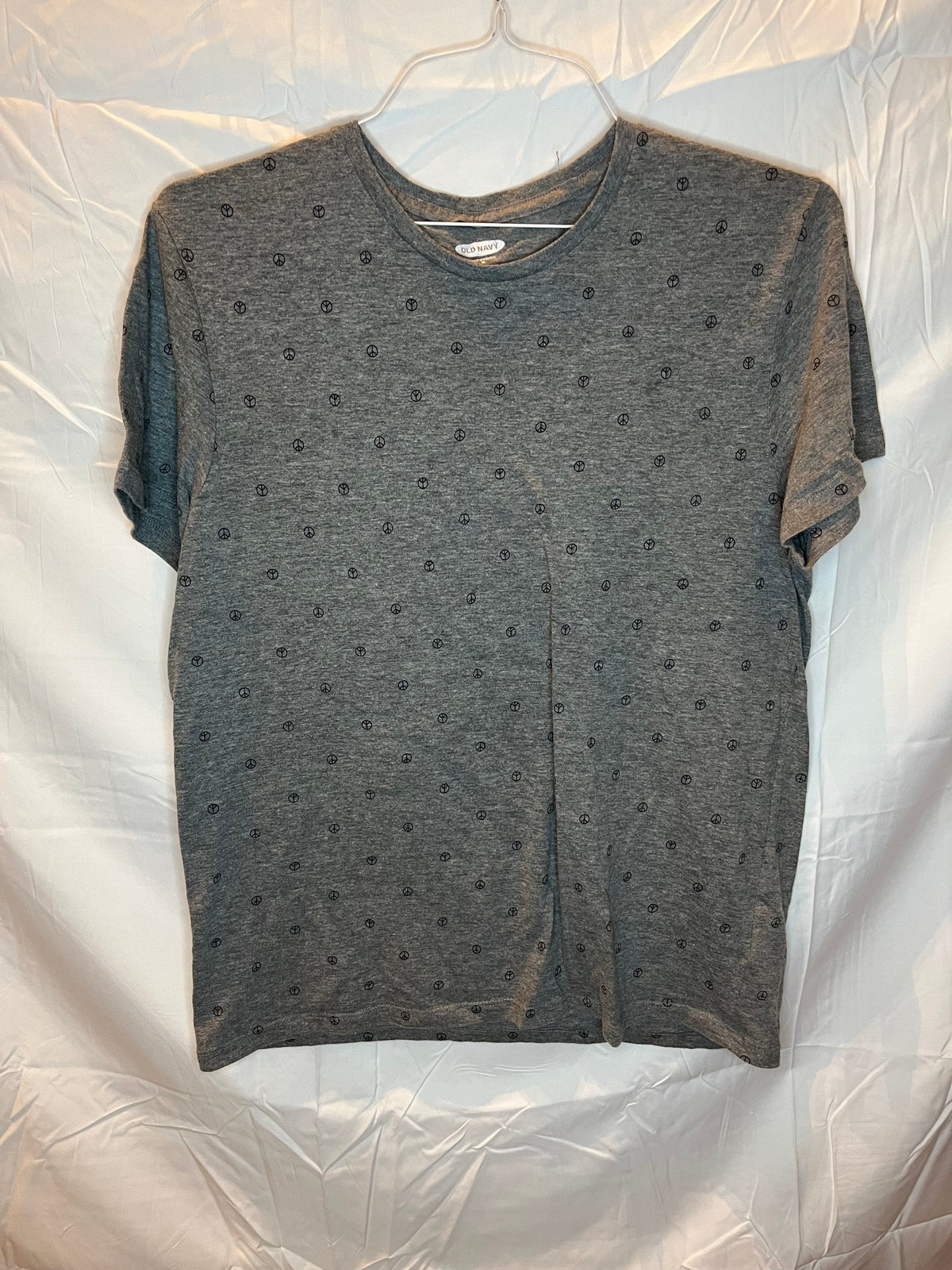Old Navy grey tee w/ black peace signs - size Women - M (8/10)