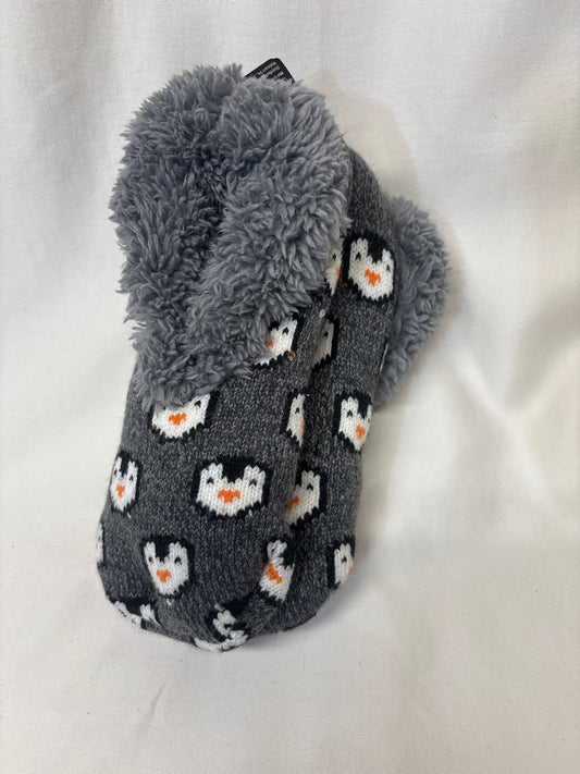 NEW penguin slipper socks shoe size 4-10 - size Women - M (8/10)