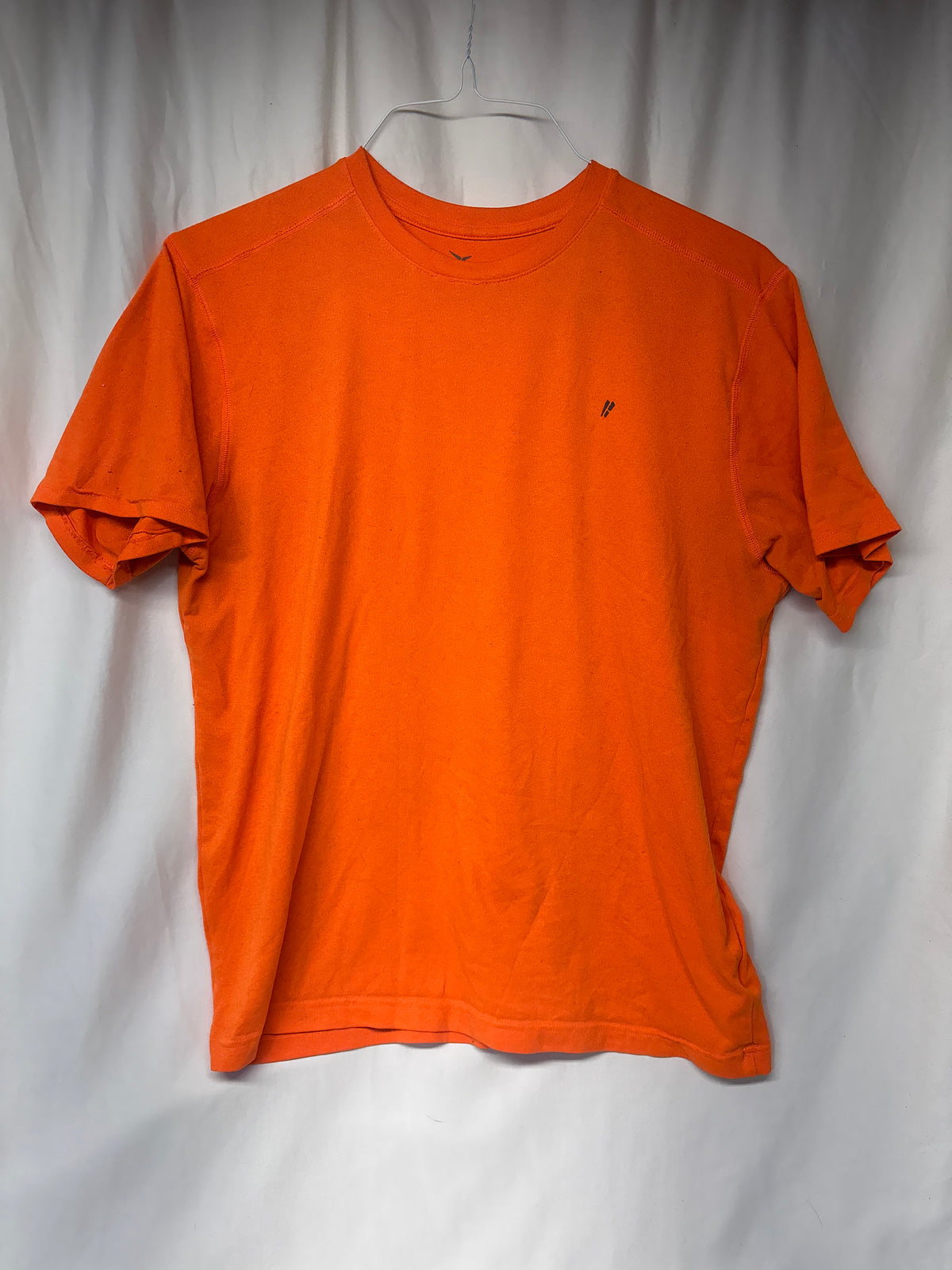 Old Navy Active orange tee - size Teen/Men - L (36-38)
