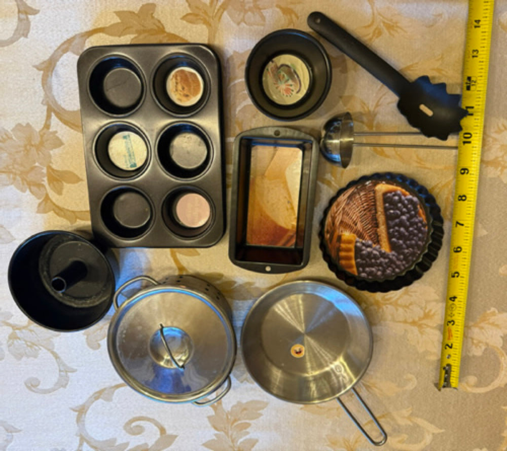 Mini baking pans Kitchen play items