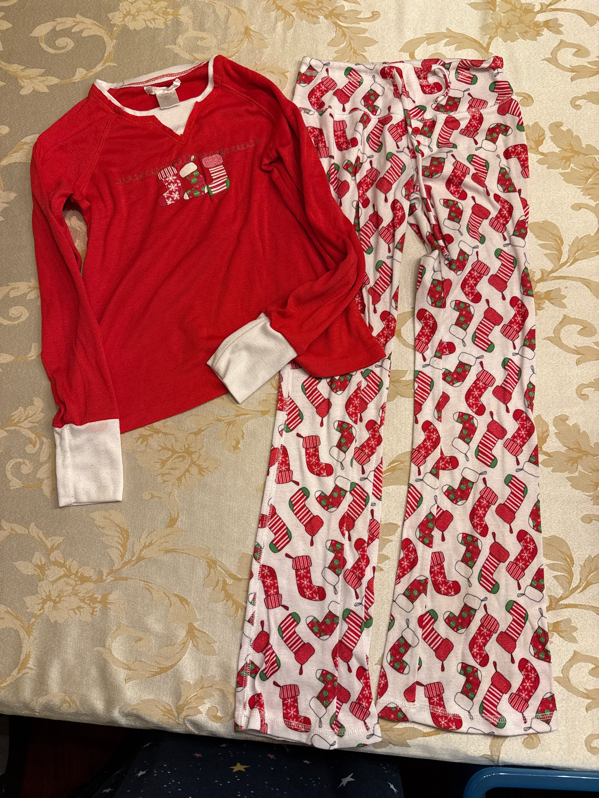 L/s Xmas PJs 2 pc GUC - size Youth - 12 (L)