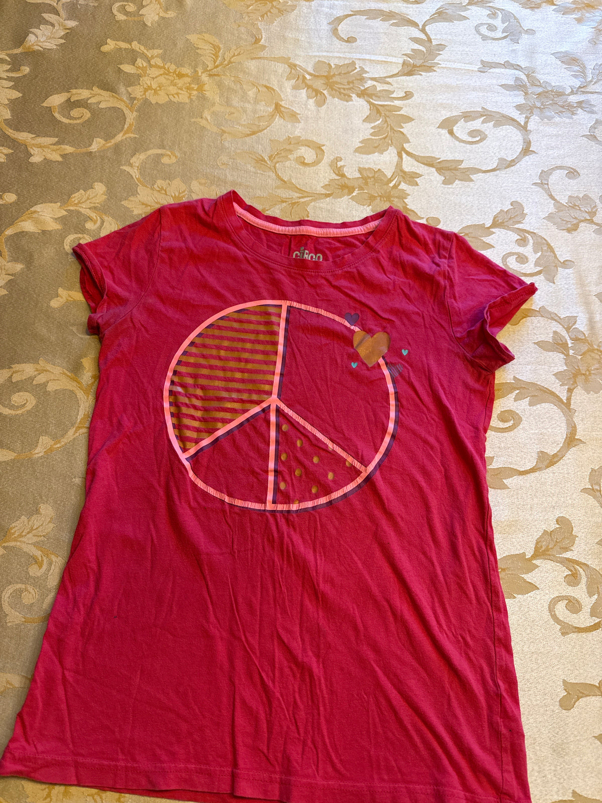 Pink peace tee PLAY print cracking - size Youth - 14 (XL)