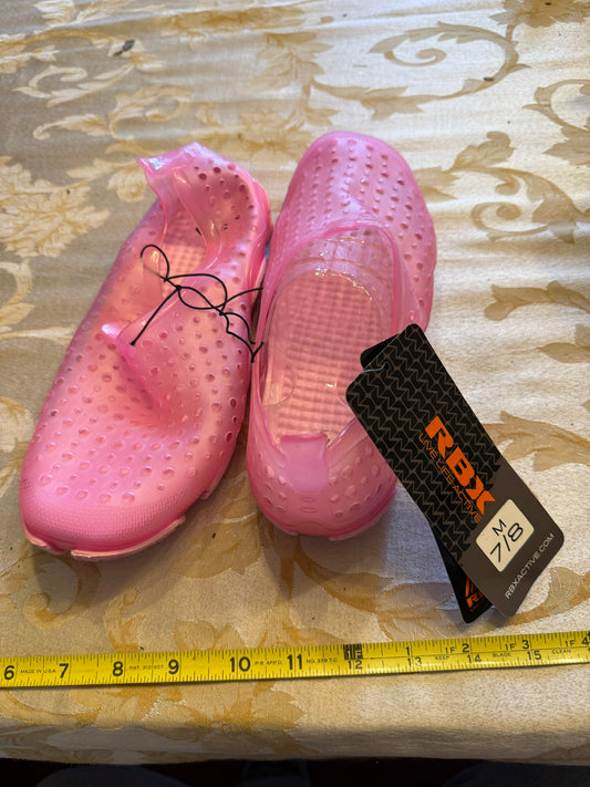 Pink water shoes Size 7/8  NWT