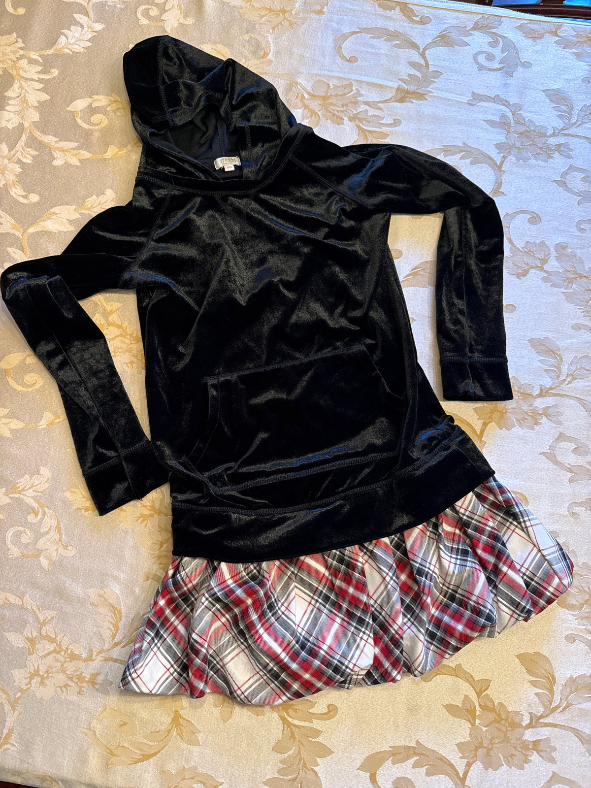 Velvet black hoodie Plaid poof skirt VGUC - size Youth - 14 (XL)