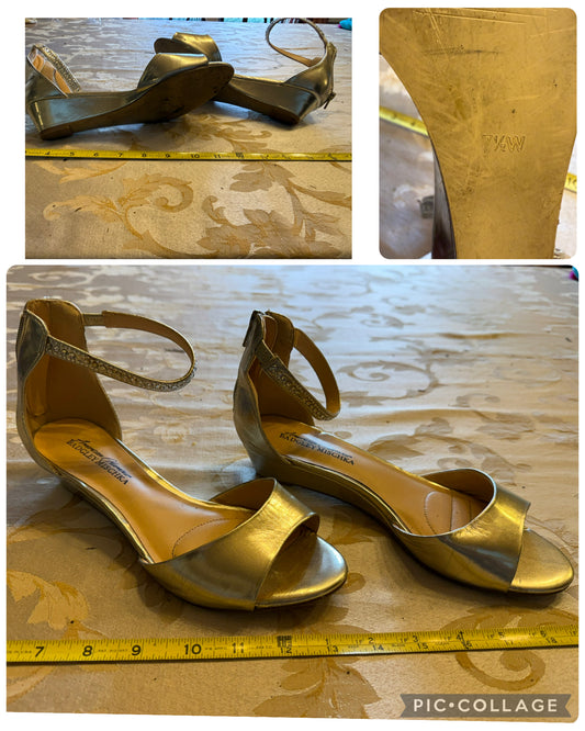 Gold flat sandal VGUC - size Shoes - Adult 7 1/2
