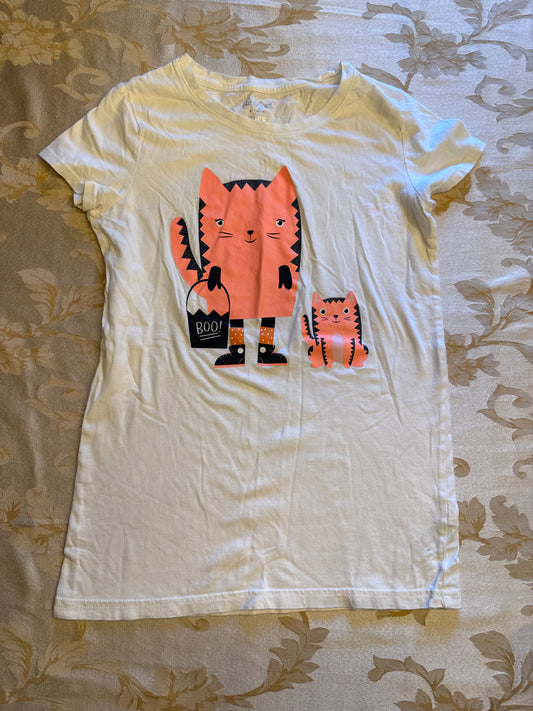 White Halloween cat tee VGUC - size Youth - 14 (XL)