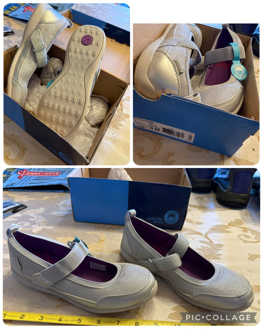 NIB silver Mary jane Stride Rite - size Shoes - Kids 3