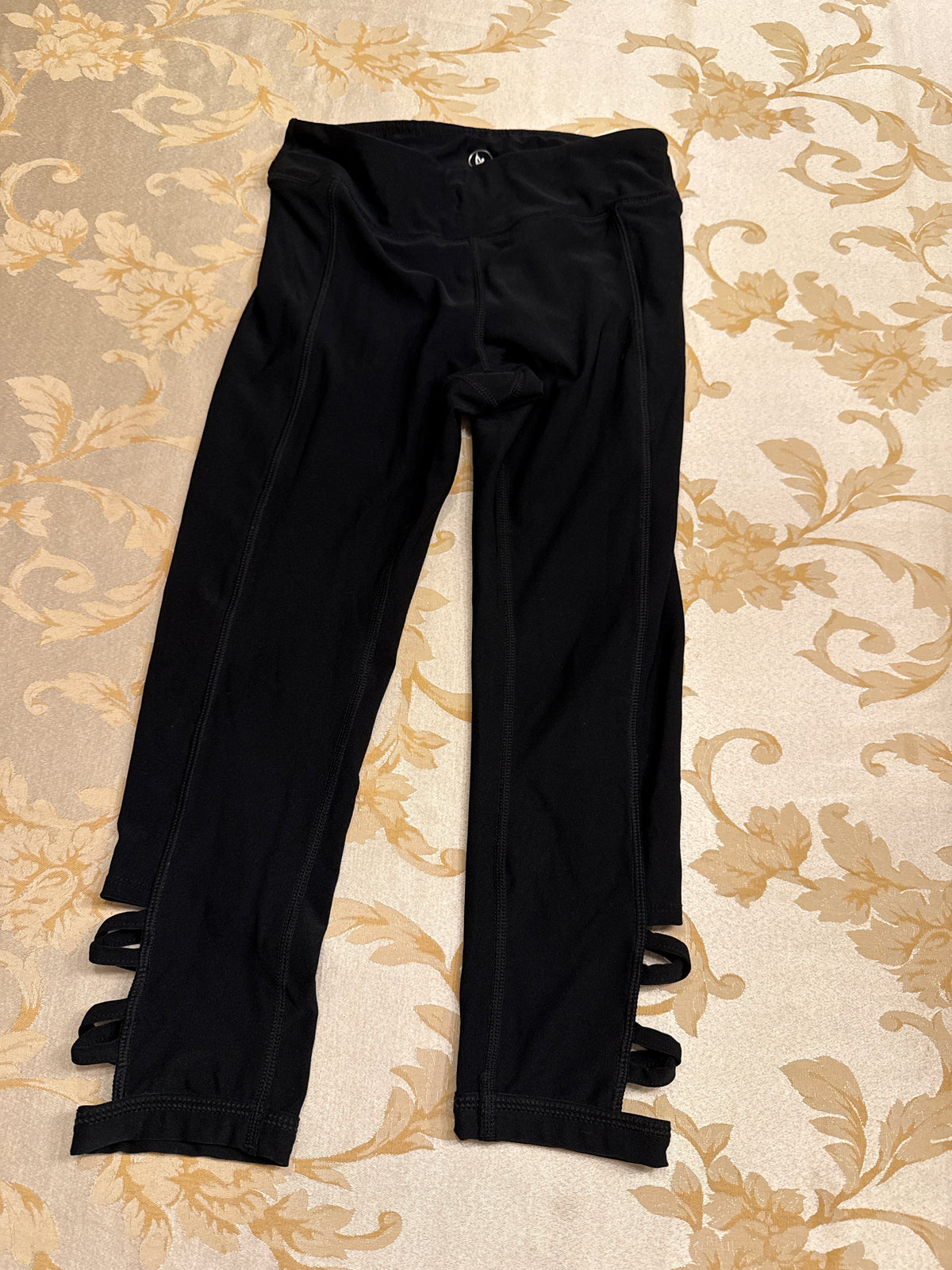 Black workout capris 90 degrees VGUC - size Youth - 12 (L)