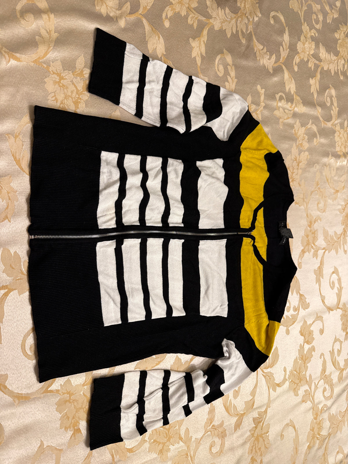 Zip up cardigan VGUC Petite M stripe - size Junior - M (7/9)