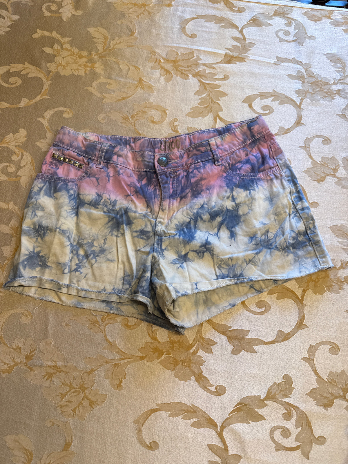 Tie-dye shorts VGUC - size Youth - 14 (XL)