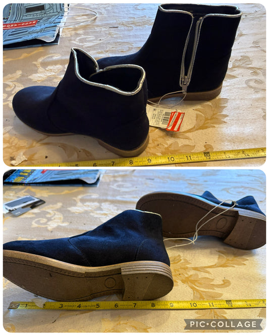 Navy low boot NWT silver trim - size Shoes - Kids 3