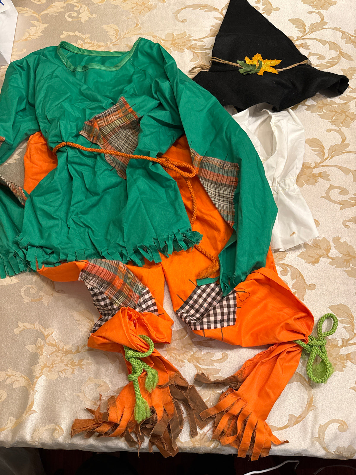 Handmade scarecrow Size is approx GUC - size Youth - 8 (M)