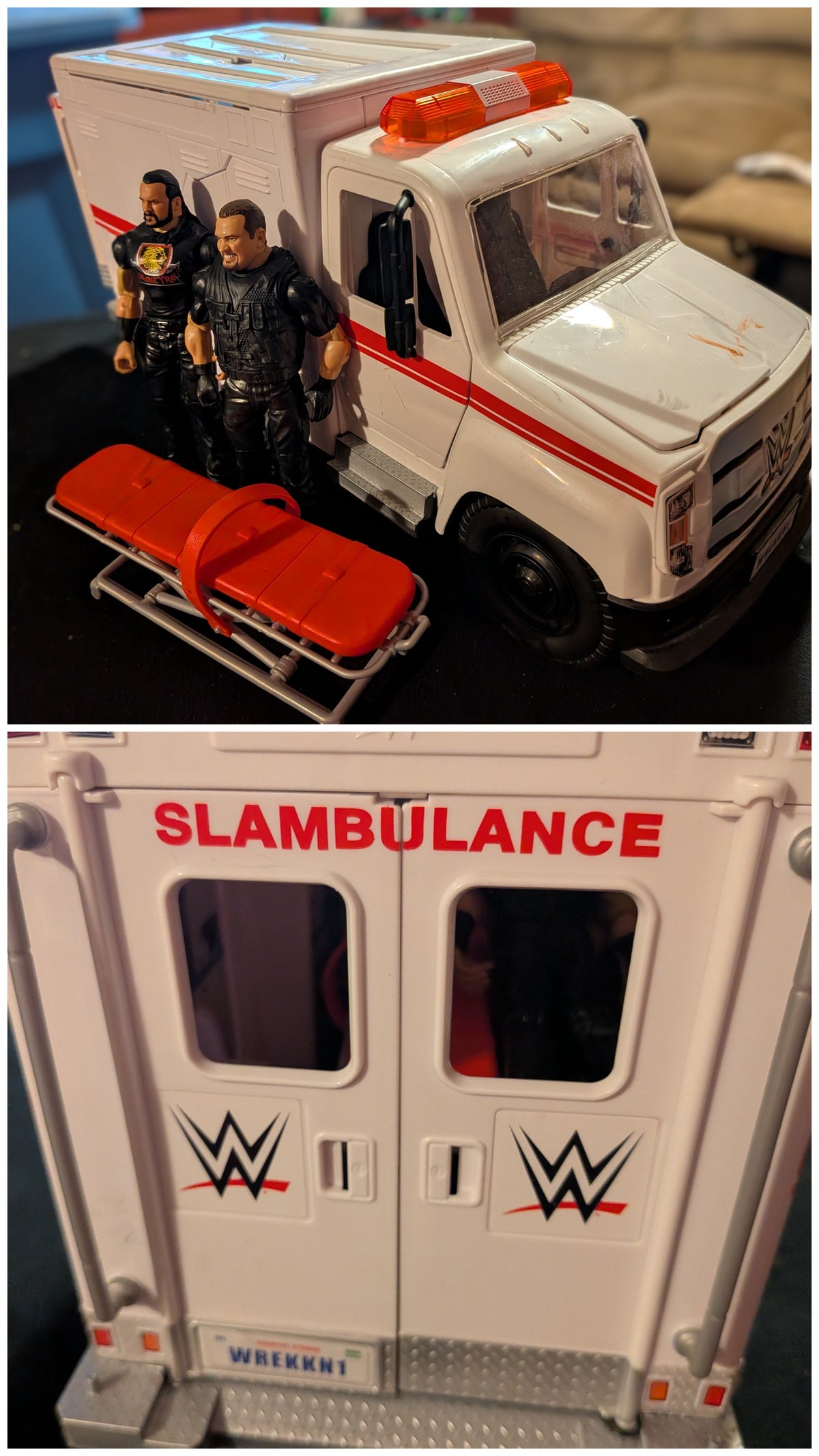 WWE Wrekkin' Slambulance + 2 action figures