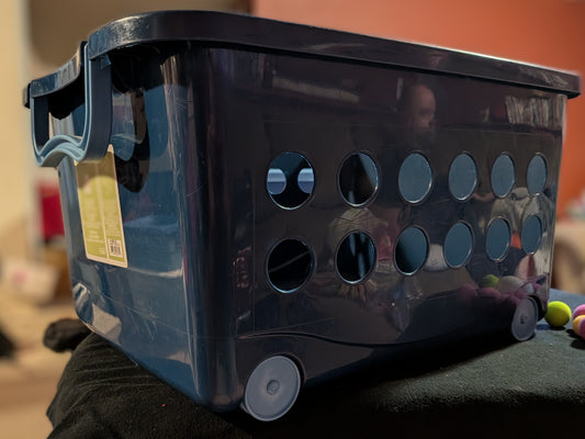 Storage bin on wheels 16 x 12