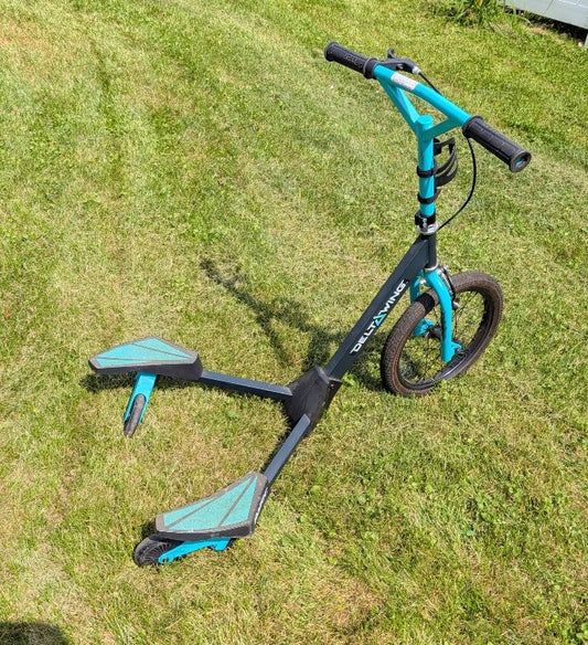 Razor DeltaWing Scooter Self-Propelled
