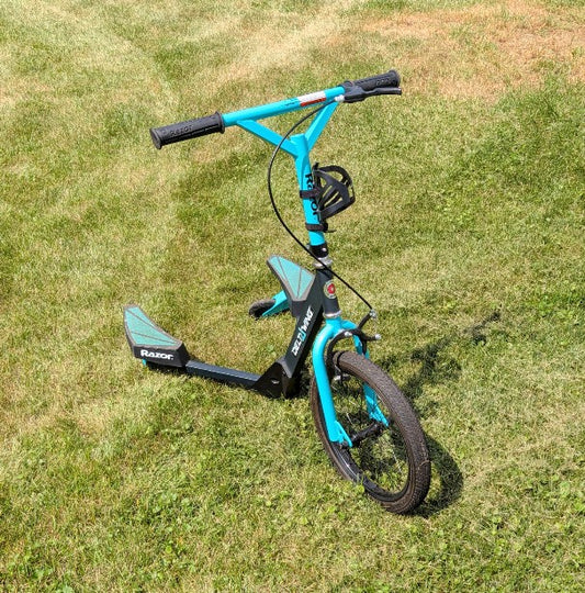 Razor DeltaWing Scooter Self-Propelled